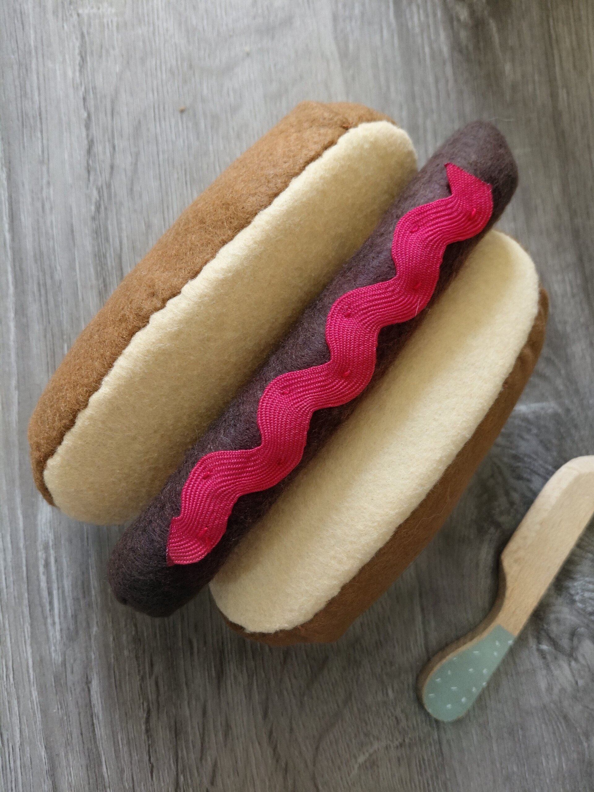 Perrito Caliente "Classic" de Fieltro - Juguete Artesanal de Tela - 1