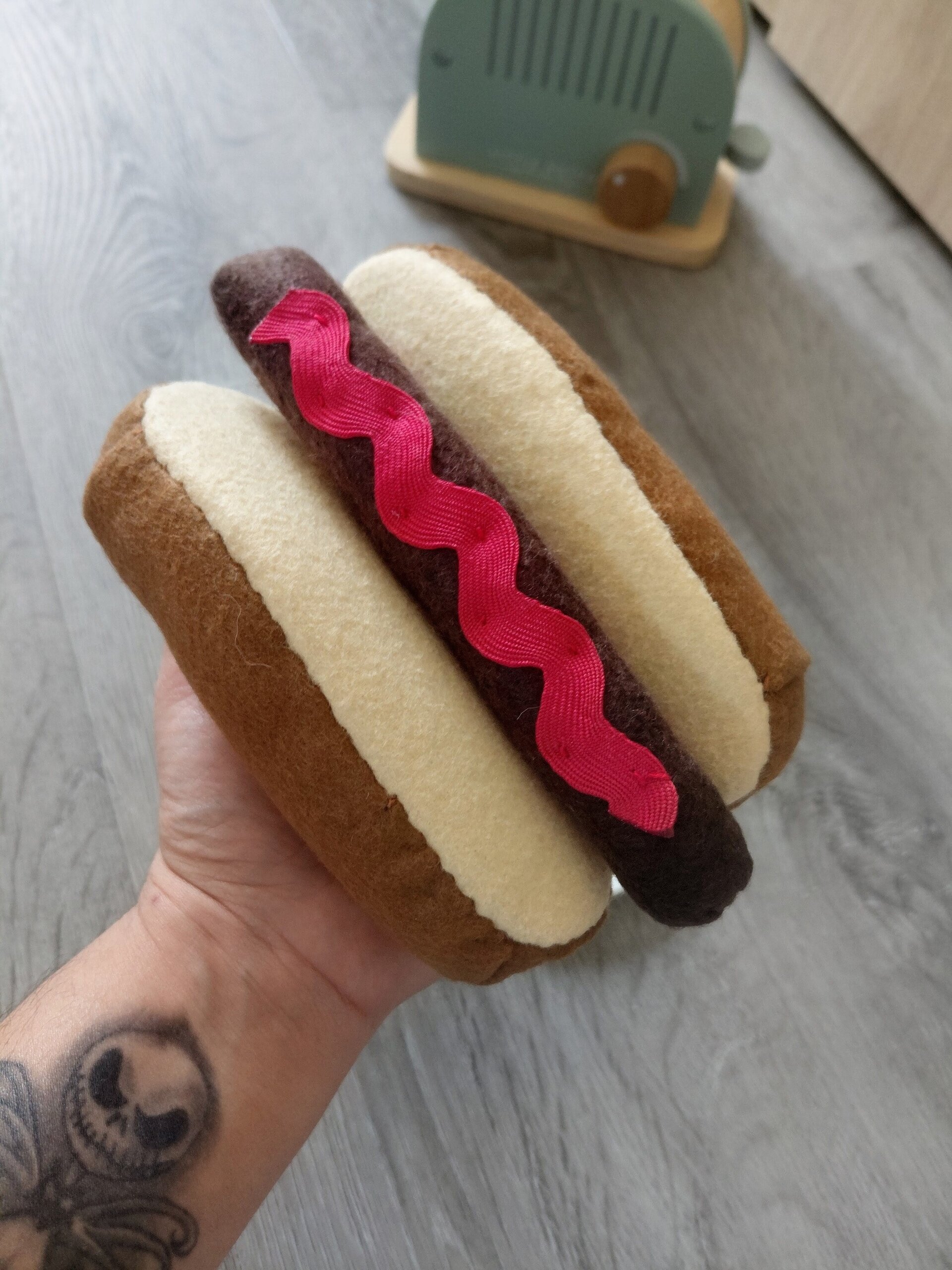 Perrito Caliente "Classic" de Fieltro - Juguete Artesanal de Tela - 4